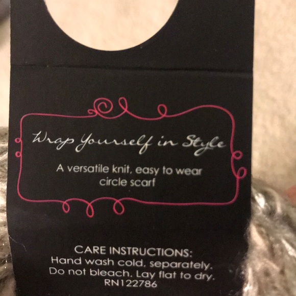 Scarf - Picture 3 of 4